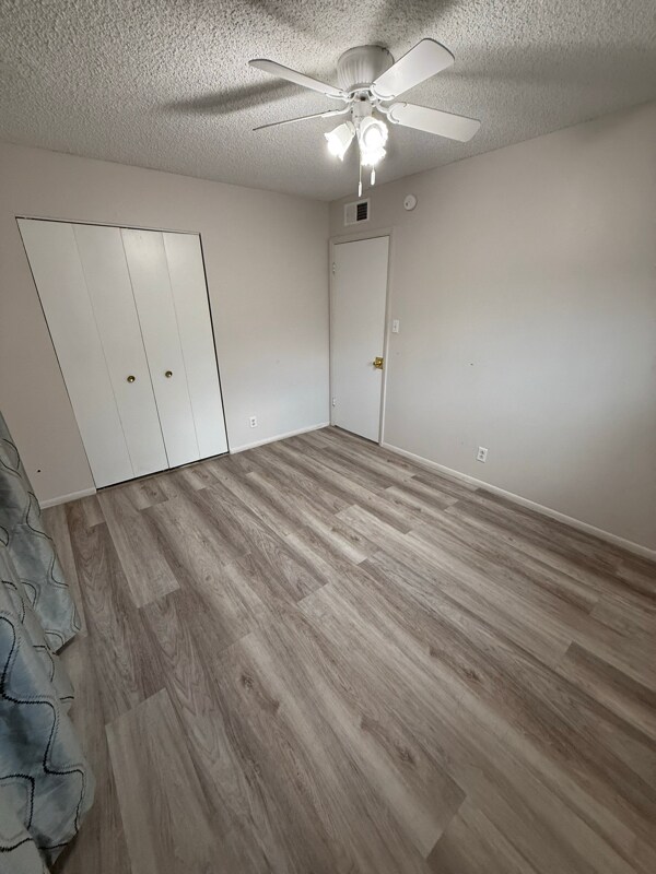 Building Photo - 5905 Fawn Ave