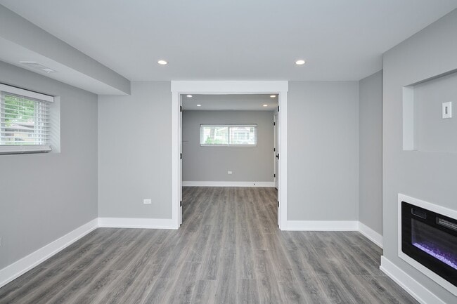 Building Photo - 8926 Natoma Ave