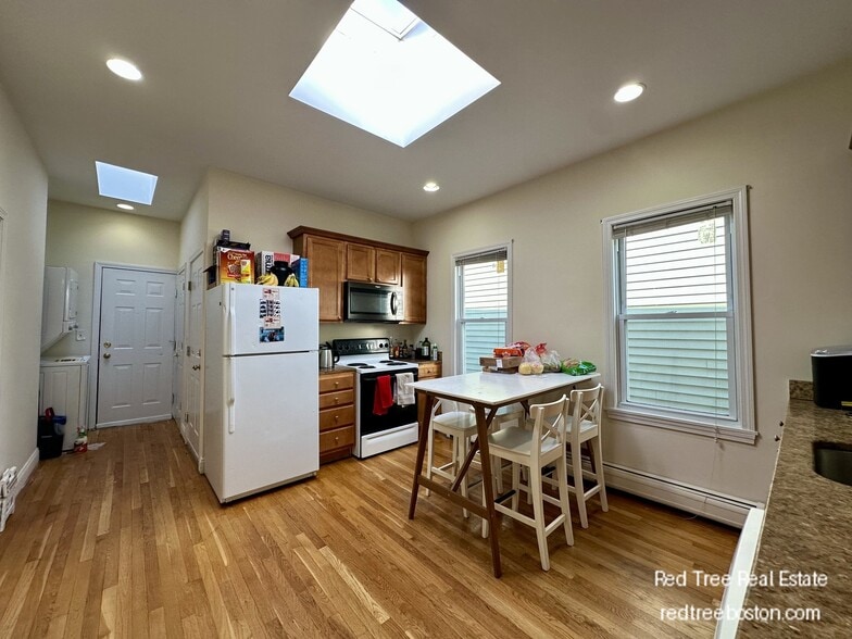 Unit 3 - 143 Hillside St