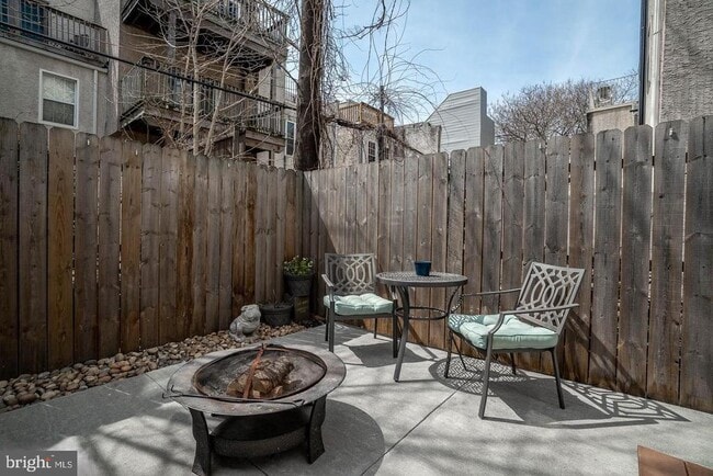 Building Photo - 1720 Annin St