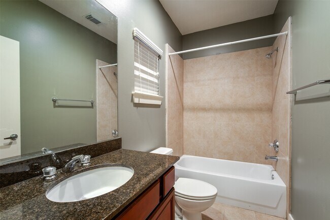 Building Photo - 4430 Center St