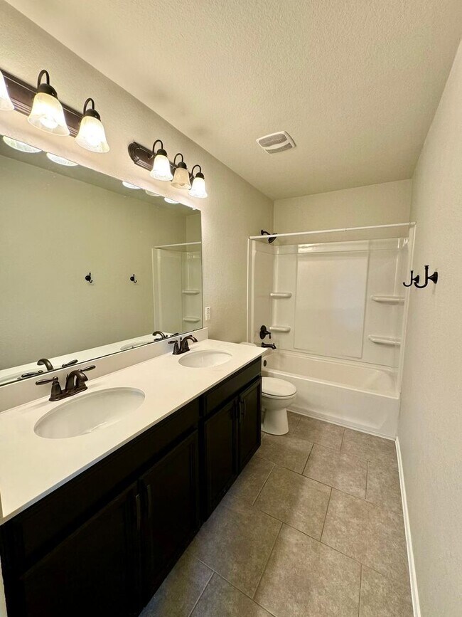 Building Photo - AVAILABLE SOON!