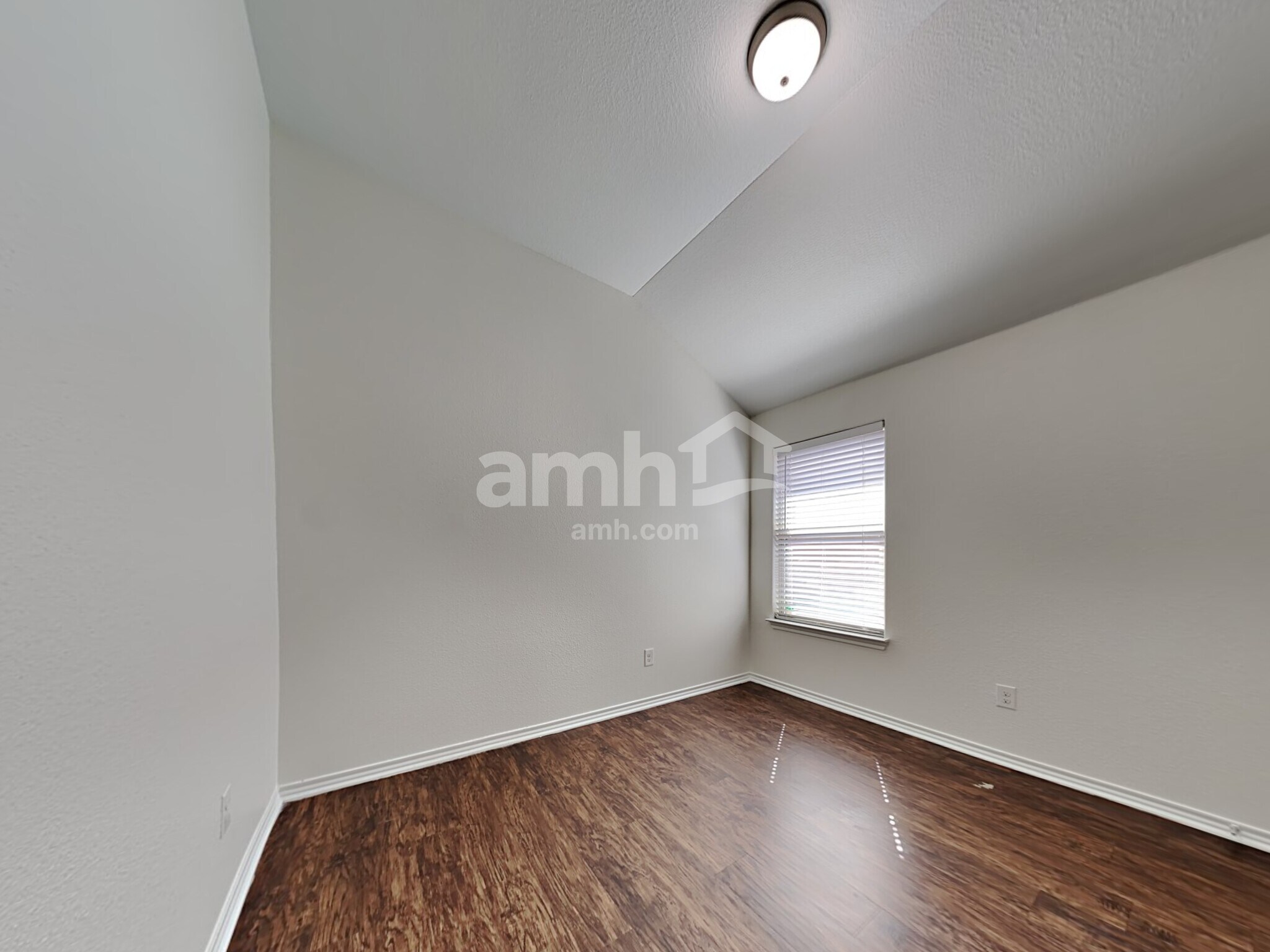 Building Photo - 924 Mesa Vista Dr