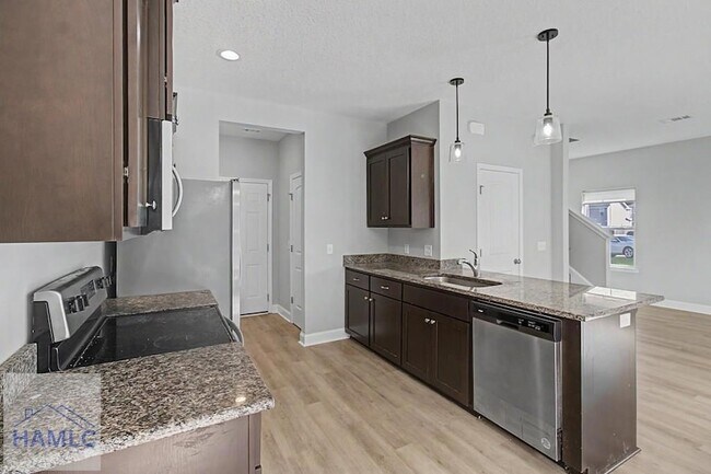 Building Photo - 547 Fairview Cir