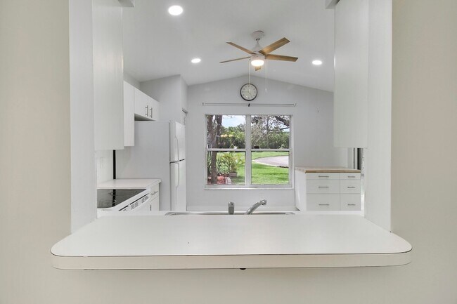 Building Photo - 7333 Burgess Dr