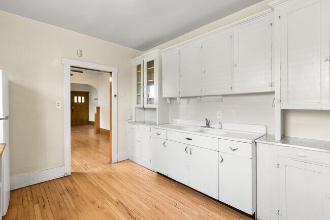 Building Photo - 264 S Lafayette St