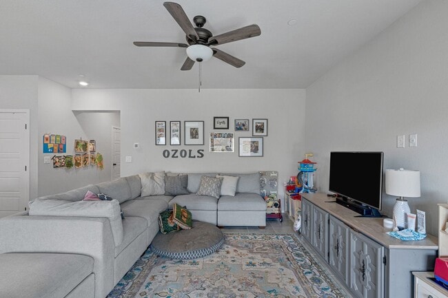 Building Photo - GORGEOUS TOWNHOME BUILT IN 2020 LOCATED IN A GATED COMMUNITY!