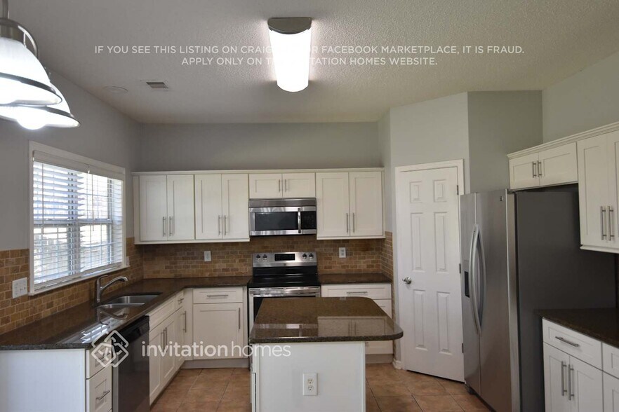 Building Photo - 2868 Donamire Ln NW