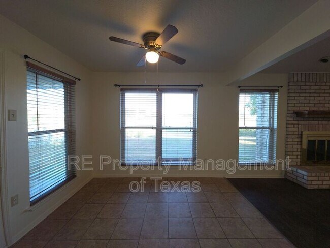 Building Photo - 304 McClendon Dr