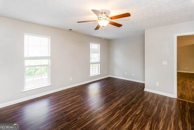 Building Photo - 3703 Crescent Hill Ln