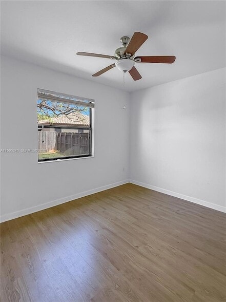 Building Photo - 709 SE 35 Ave