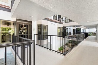 Building Photo - 305 La Peninsula Blvd