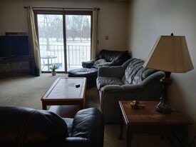 Building Photo - 1733 Maricopa Dr