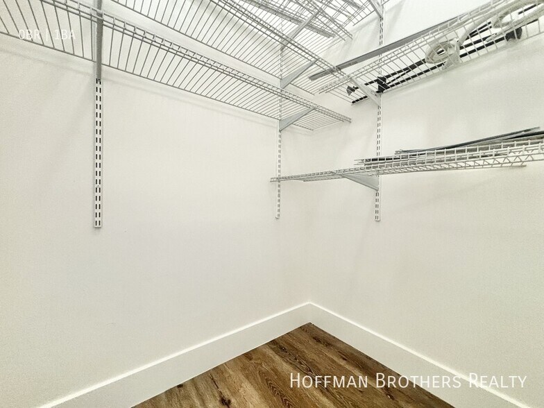 Building Photo - 1234 N Berendo St