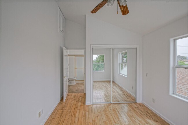 Building Photo - REMODELED, BRIGHT & SPACIOUS, 2-STORY HOME...