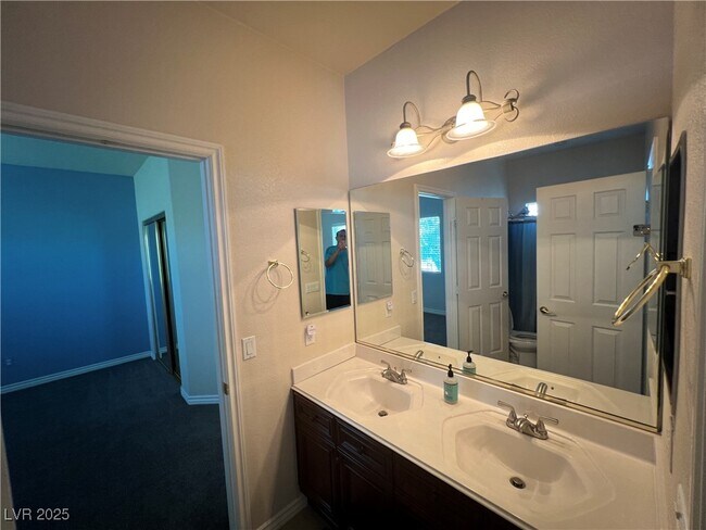 Building Photo - 2419 Inspired Ct