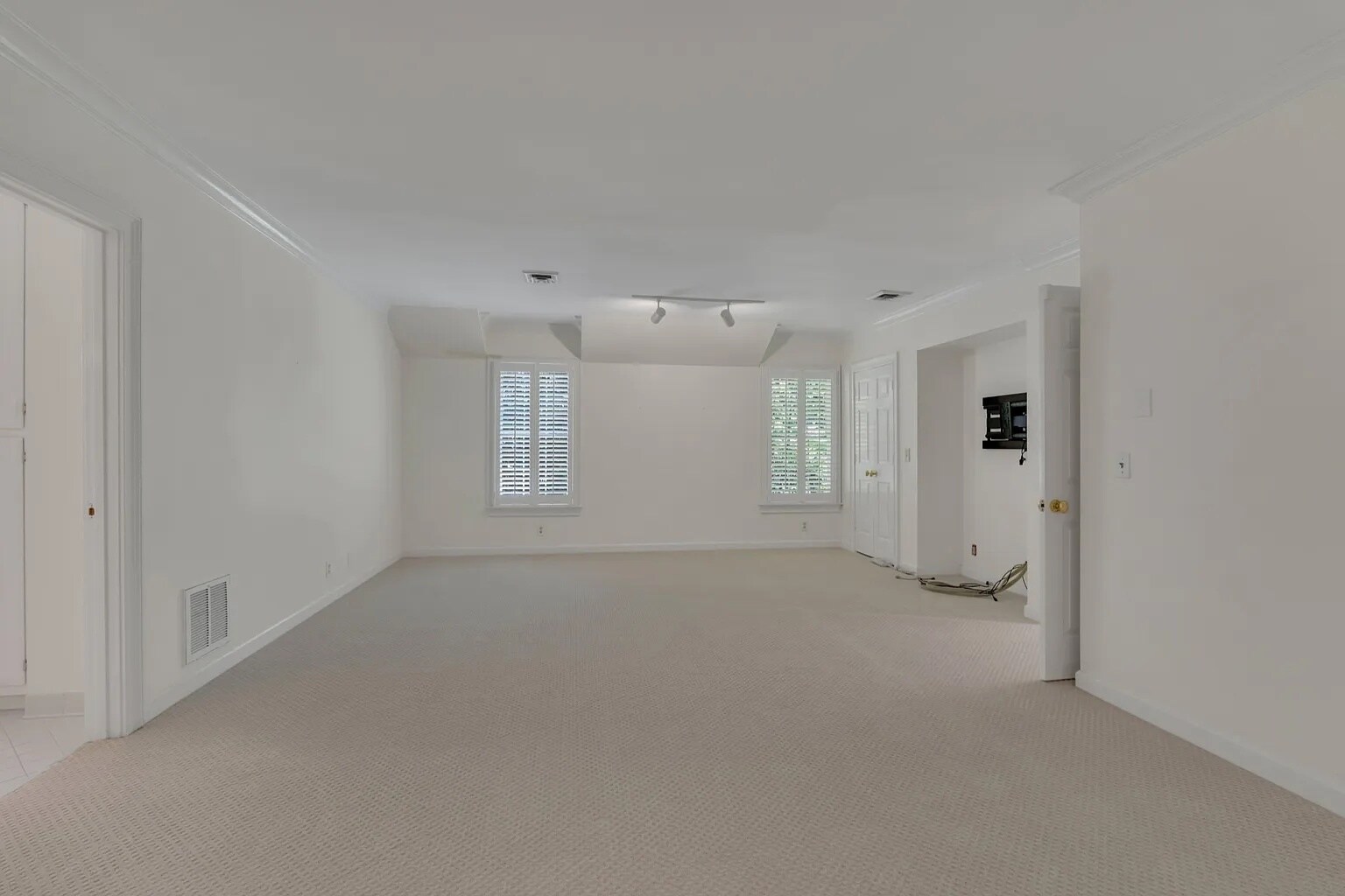 Building Photo - 3600 Bowlingate Ln