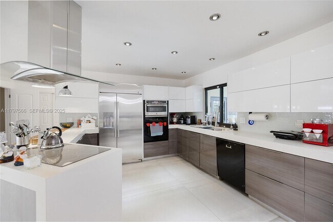 Building Photo - 20375 NE 22nd Pl