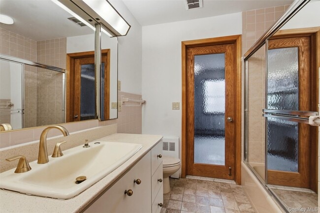 Building Photo - 27 Allapartus Cir