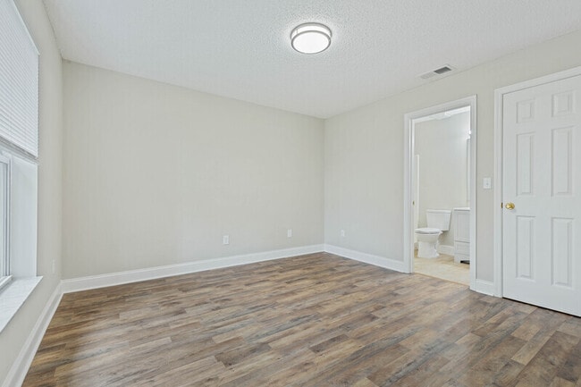 Building Photo - 34 Reybury Ln
