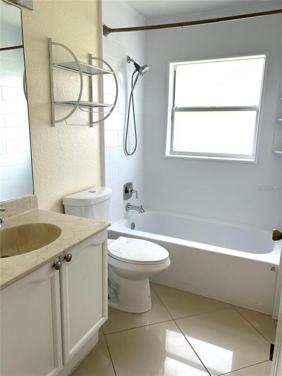 Building Photo - 2817 Maguire Dr