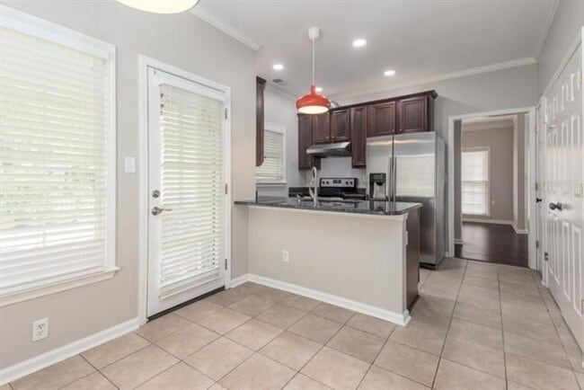 Building Photo - 100 Riverwalk Pl