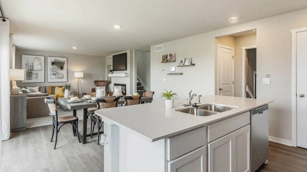 Building Photo - 5624 153rd St