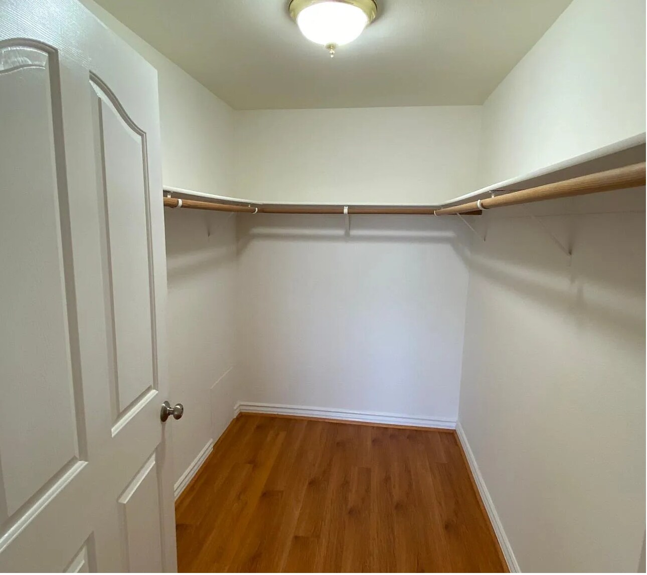 Building Photo - 428 E Santa Anita Ave