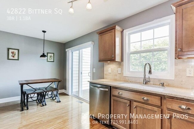 Building Photo - 42822 Bittner Square