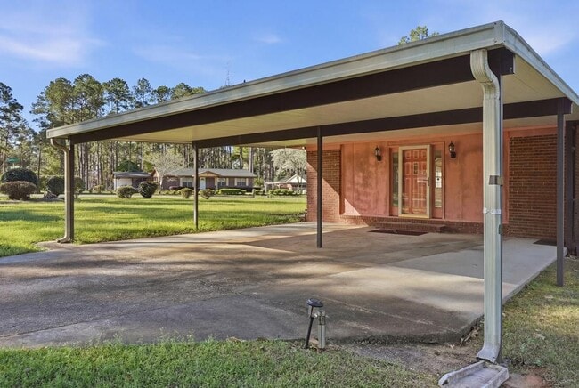 Building Photo - 2101 Goldendale Ln