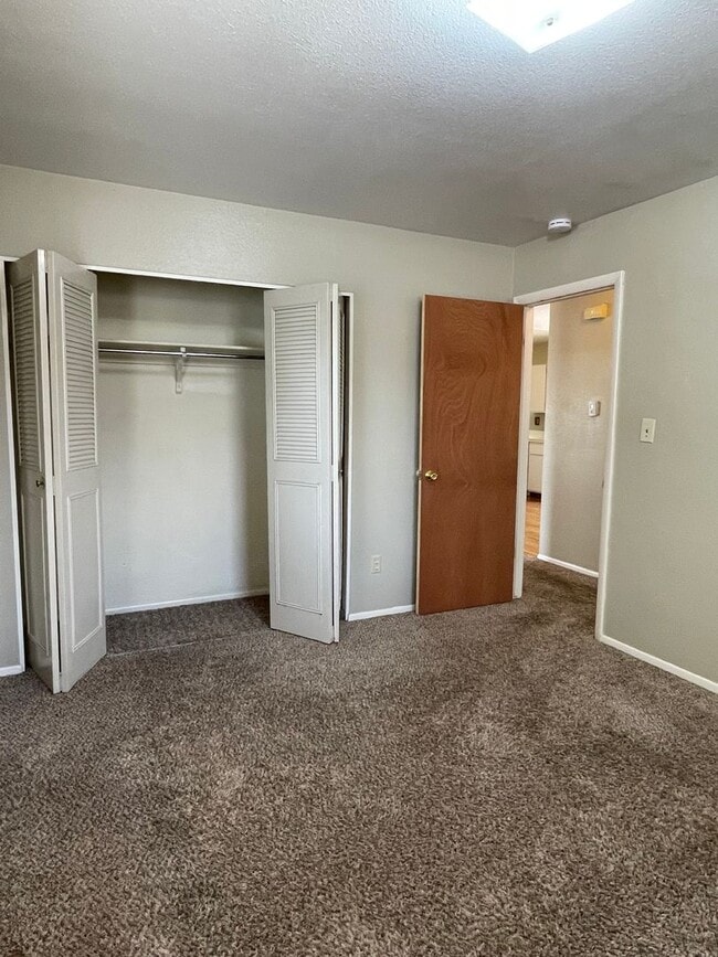 Building Photo - STUDENTS WELCOME! 4 Bed 2 Bath Home in West Ft Collins w/ Garage and Fenced Yard