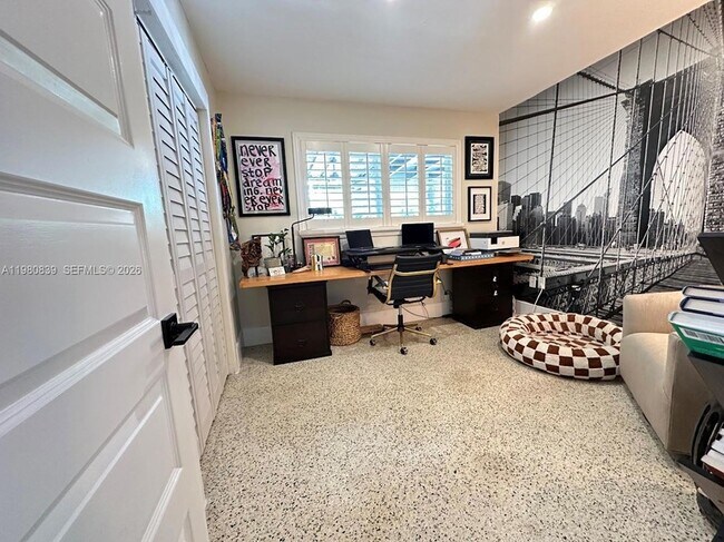 Building Photo - 6520 SW 65th St