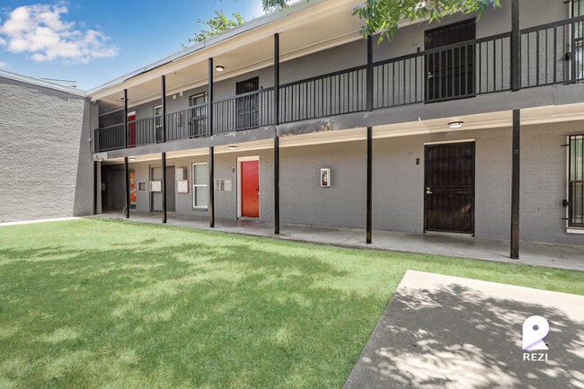 Building Photo - 6707 Berkman Dr