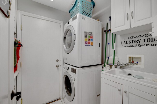 Building Photo - Spacious 4-Bedroom Home for Lease in Gated...
