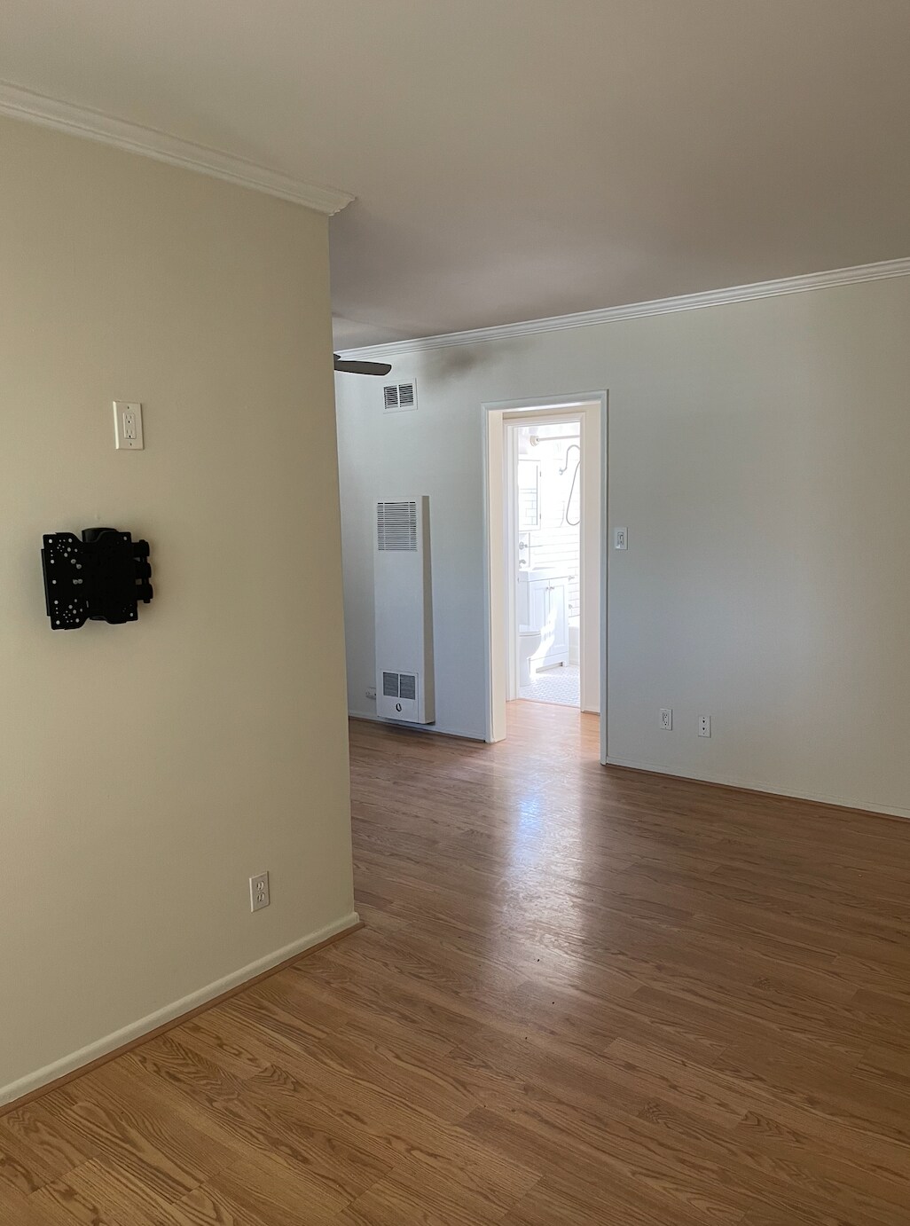 Living Room (View 2- Empty) - 2041 Euclid St