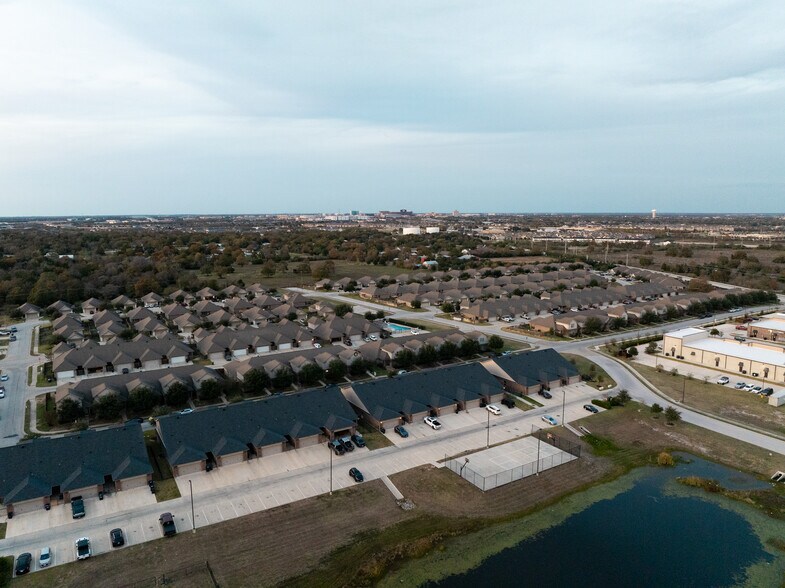 Building Photo - University Heights