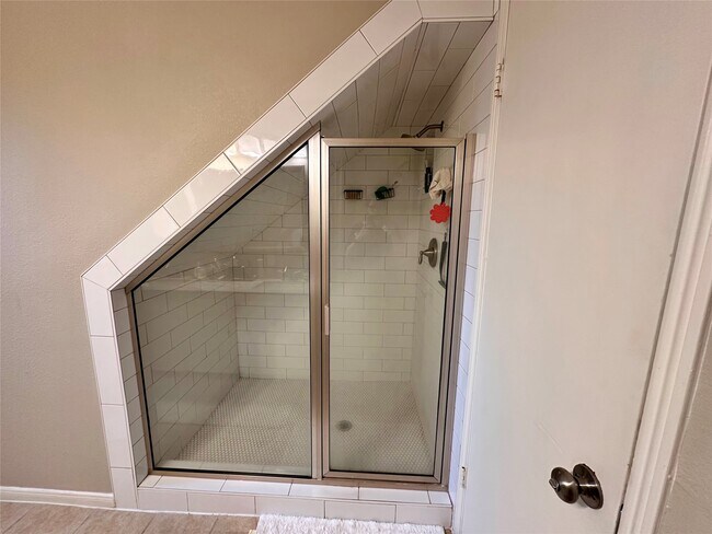 Building Photo - 28903 Twisted Oak Dr