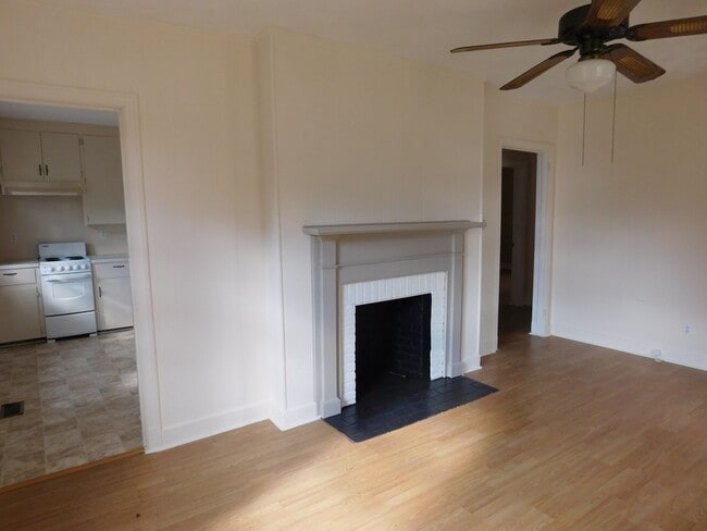 Building Photo - 815 Haywood Pl
