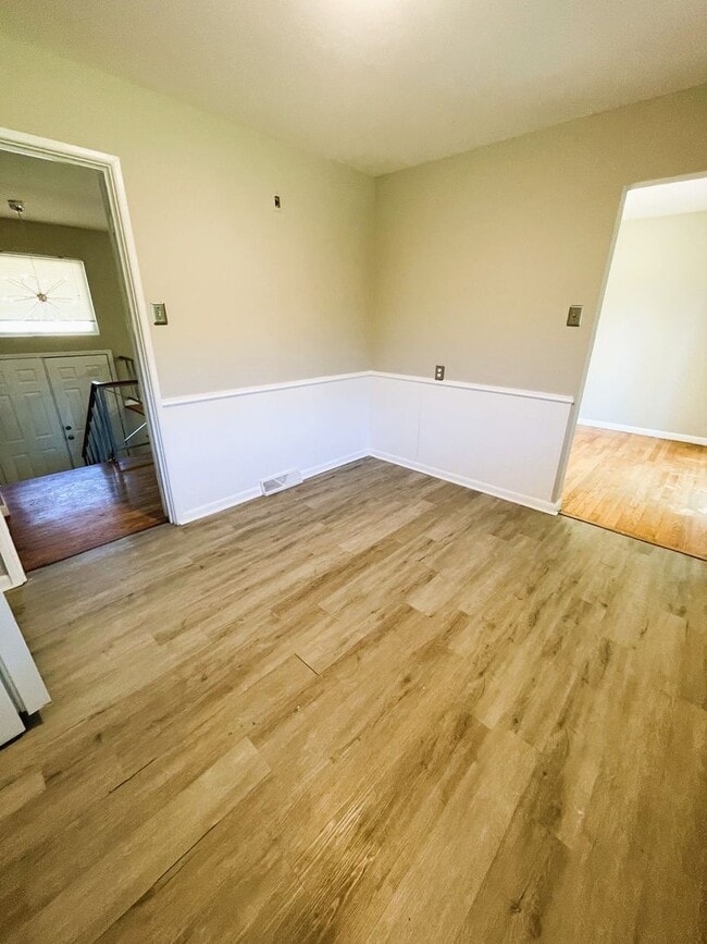 Building Photo - SINGLE FAMILY LOCATED IN MANCHESTER, off 1...