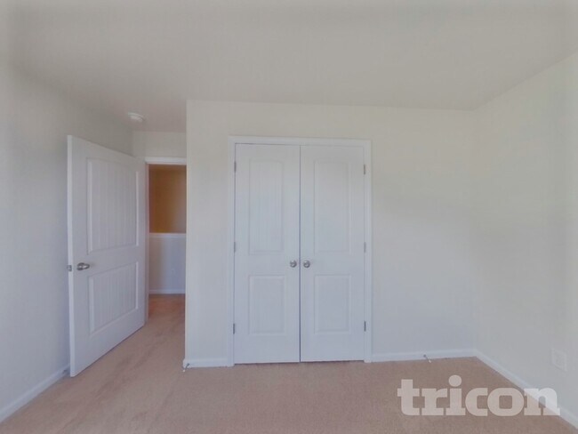 Building Photo - 4008 Reinfield Dr