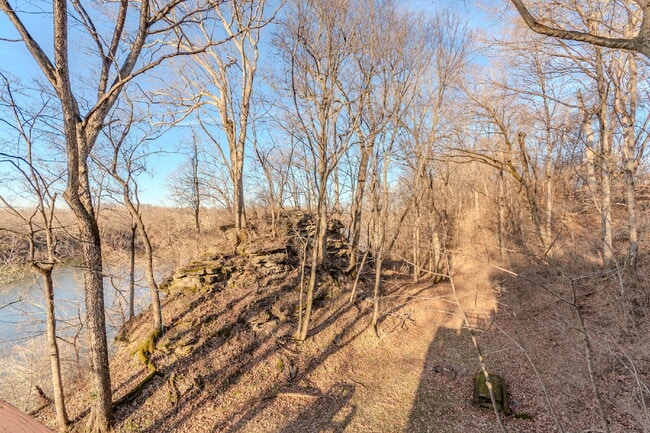 Building Photo - River View, Very Private Home!