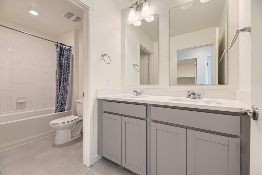 2nd Floor Bathroom - 17826 Dandy Brush Dr