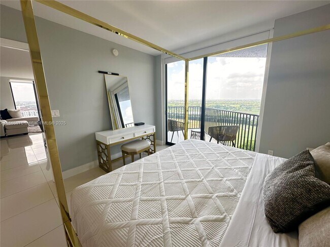 Building Photo - 5252 NW 85th Ave