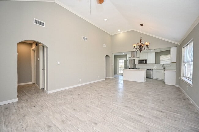 Building Photo - 6607 W T C Jester Blvd