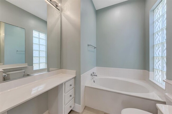 Building Photo - 13465 Bastiano St