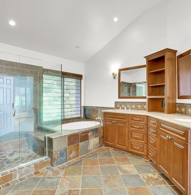 Building Photo - 8103 Valley Flores Dr