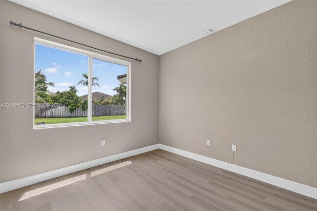 Building Photo - 20943 SW 133rd Ave
