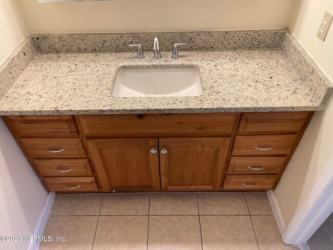 Building Photo - 5391 Golf Course Dr