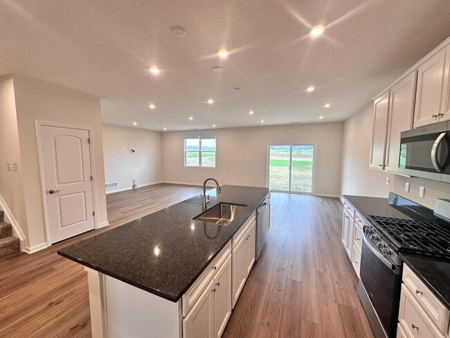 Building Photo - 1332 Red Tail Pl