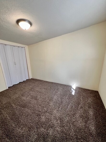 Building Photo - 1849 N Johnston Ave